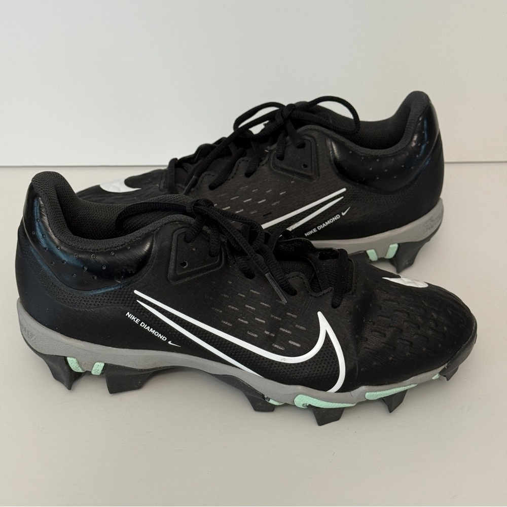 Nike Women Hyperdiamond 4 Keystone Black/White/Mint - Size 9  Women